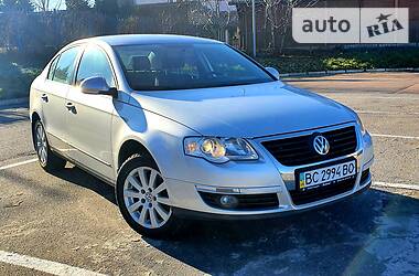 Седан Volkswagen Passat 2010 в Львове