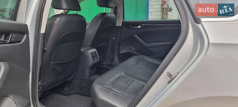 Седан Volkswagen Passat 2014 в Киеве