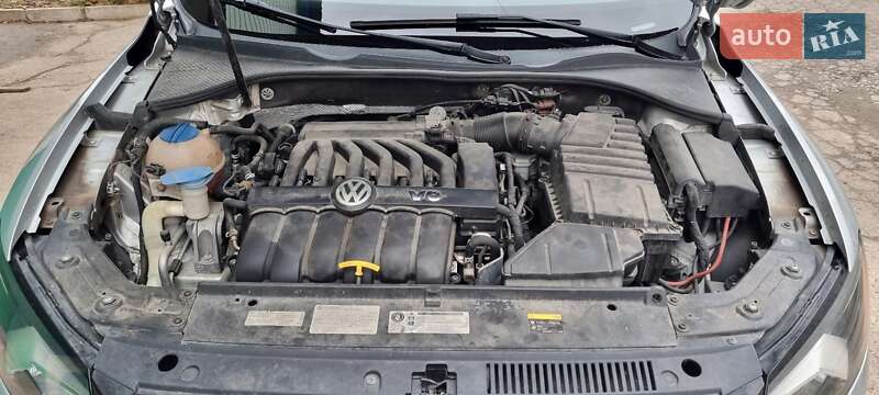 Седан Volkswagen Passat 2014 в Киеве