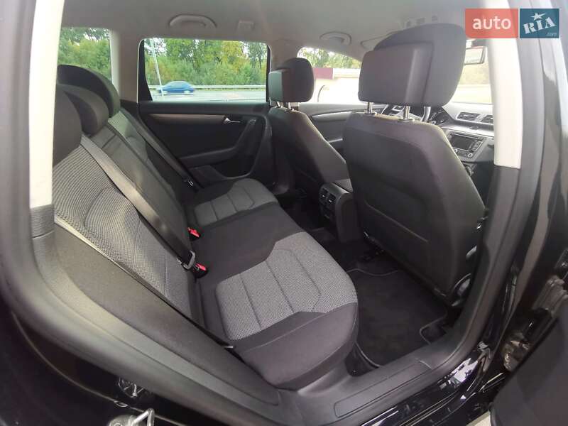 Универсал Volkswagen Passat 2012 в Хмельницком