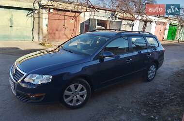 Универсал Volkswagen Passat 2005 в Измаиле