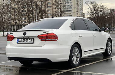 Седан Volkswagen Passat 2012 в Києві