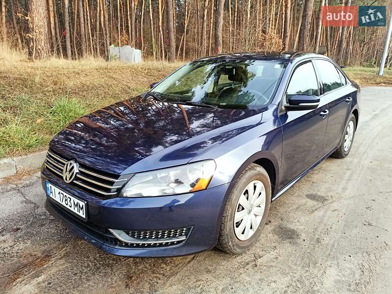 Седан Volkswagen Passat 2013 в Києві