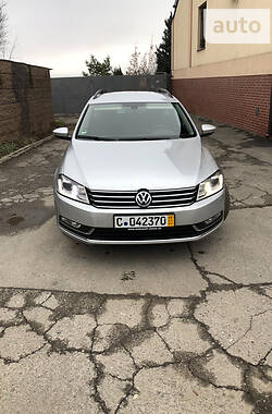 Універсал Volkswagen Passat 2013 в Харкові