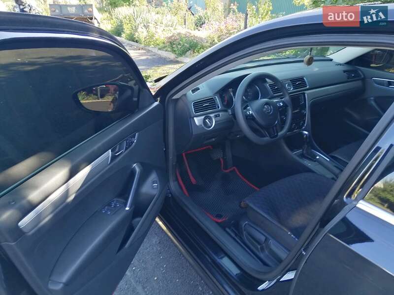 Седан Volkswagen Passat 2016 в Черкассах