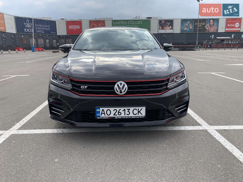 Седан Volkswagen Passat 2018 в Києві
