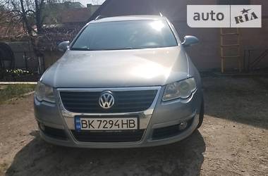 Універсал Volkswagen Passat 2008 в Гощі