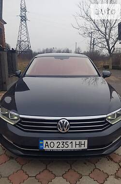 Седан Volkswagen Passat 2015 в 