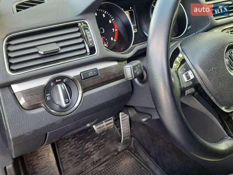 Седан Volkswagen Passat 2016 в Одессе