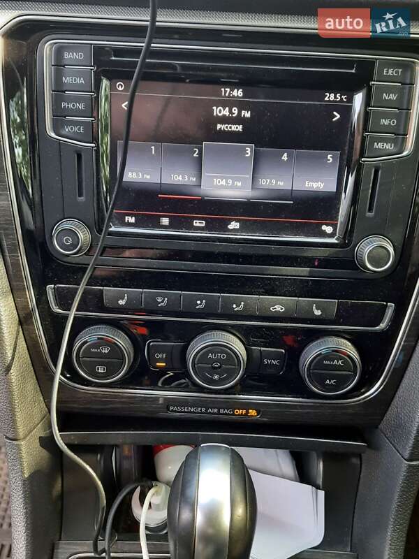 Седан Volkswagen Passat 2016 в Одессе