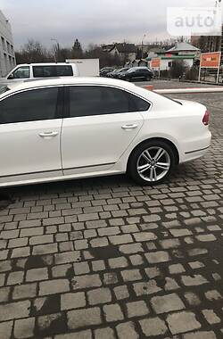 Седан Volkswagen Passat 2012 в Ивано-Франковске