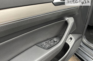 Седан Volkswagen Passat 2016 в 