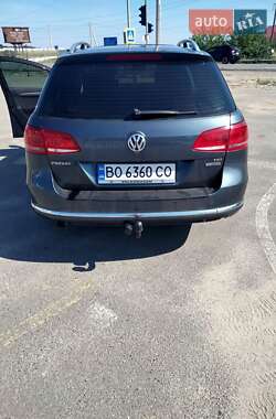 Універсал Volkswagen Passat 2012 в 