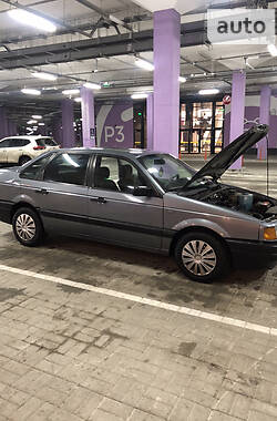 Седан Volkswagen Passat 1989 в Киеве