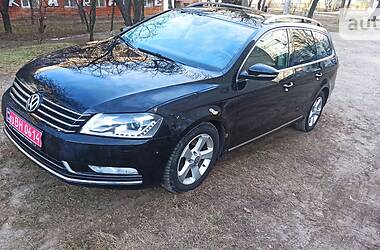 Універсал Volkswagen Passat 2011 в Чернівцях