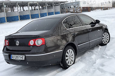 Седан Volkswagen Passat 2005 в Хусте