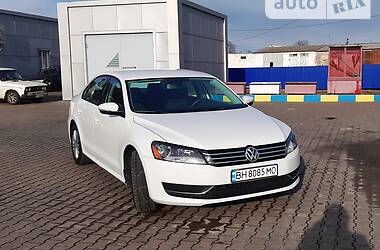 Седан Volkswagen Passat 2014 в Раздельной