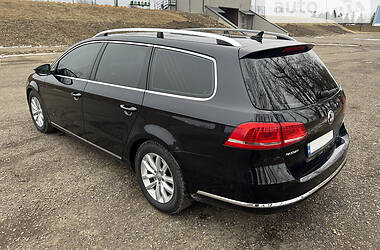 Универсал Volkswagen Passat 2011 в Черновцах