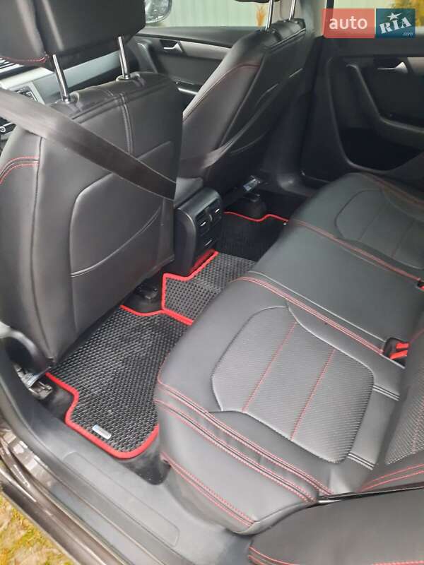 Седан Volkswagen Passat 2012 в Івано-Франківську