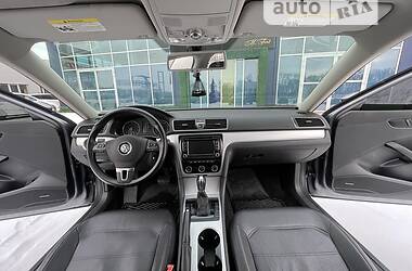 Седан Volkswagen Passat 2012 в Києві