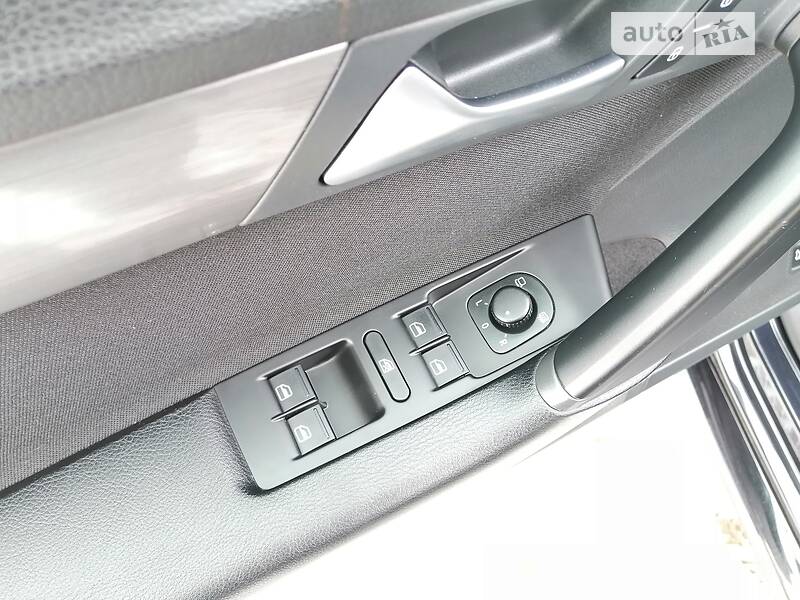 Універсал Volkswagen Passat 2012 в Луцьку