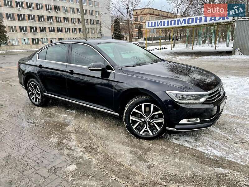 Седан Volkswagen Passat 2018 в Києві