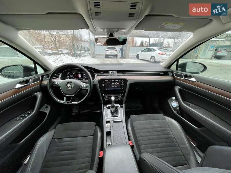 Седан Volkswagen Passat 2018 в Києві