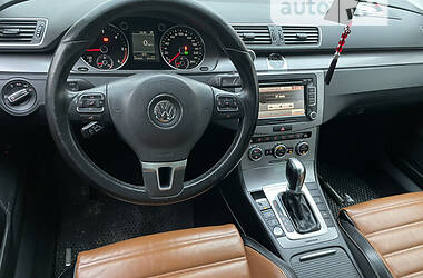 Универсал Volkswagen Passat 2012 в Черновцах