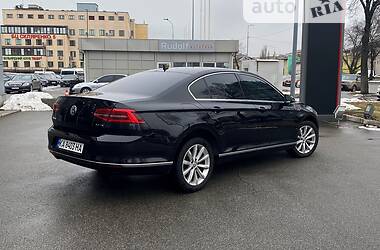 Седан Volkswagen Passat 2017 в Киеве