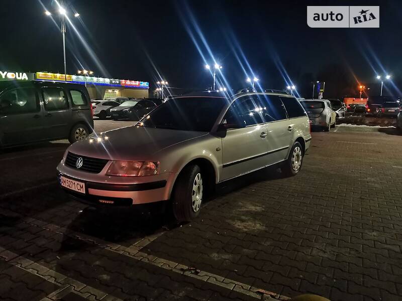 Універсал Volkswagen Passat 2001 в Житомирі