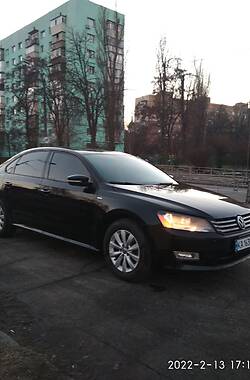 Седан Volkswagen Passat 2013 в Києві