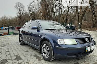 Седан Volkswagen Passat 1997 в Хмельницькому