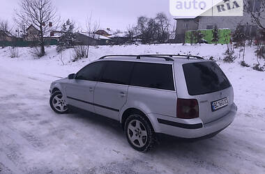 Универсал Volkswagen Passat 2001 в Львове