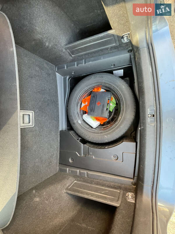 Универсал Volkswagen Passat 2013 в Богородчанах