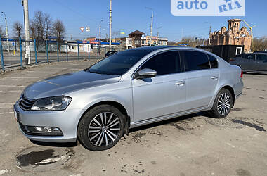 Седан Volkswagen Passat 2012 в Виннице