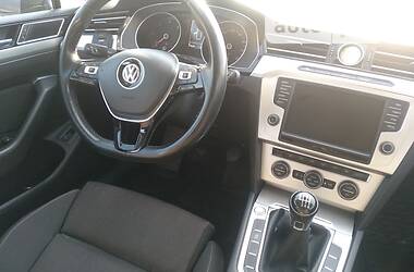 Универсал Volkswagen Passat 2015 в Черновцах
