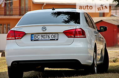 Седан Volkswagen Passat 2012 в Самборе