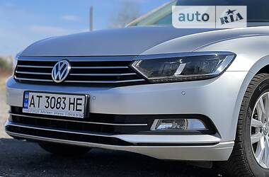 Седан Volkswagen Passat 2016 в Ивано-Франковске