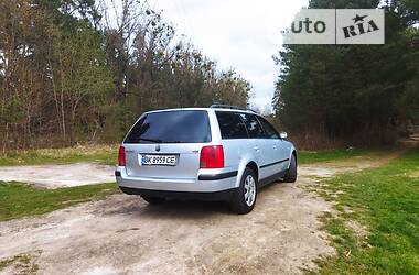 Универсал Volkswagen Passat 2000 в Ровно