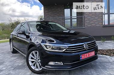 Седан Volkswagen Passat 2018 в Львове