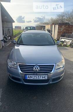 Универсал Volkswagen Passat 2010 в Житомире