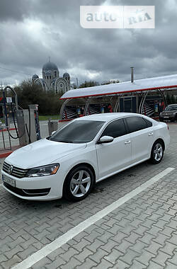 Седан Volkswagen Passat 2012 в Тернополі