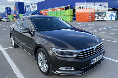 Седан Volkswagen Passat 2017 в 