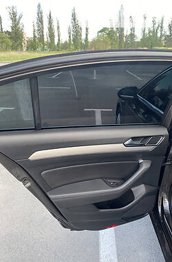 Седан Volkswagen Passat 2017 в 