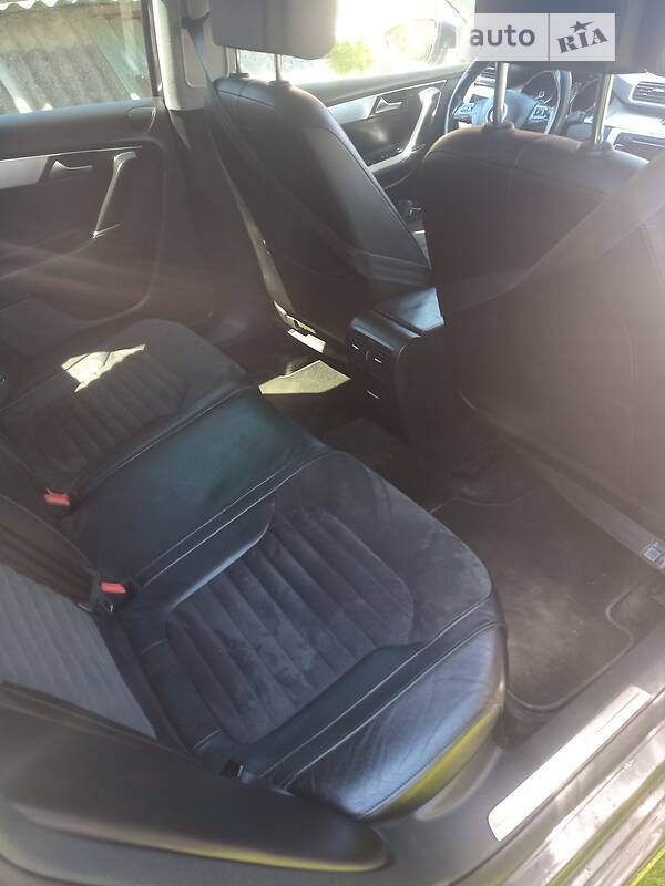 Универсал Volkswagen Passat 2011 в Старом Самборе