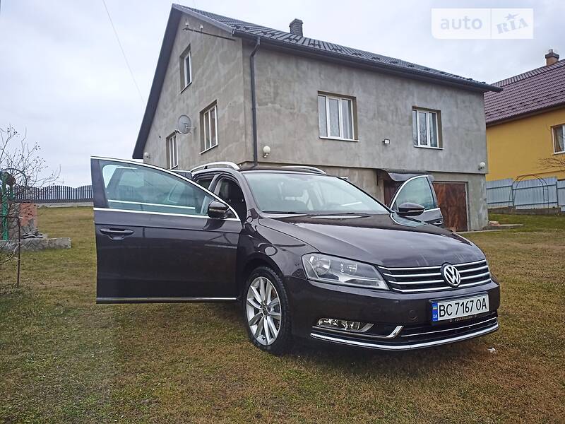 Универсал Volkswagen Passat 2011 в Старом Самборе