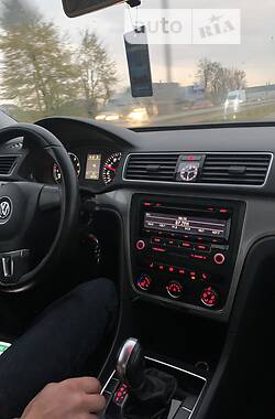 Седан Volkswagen Passat 2015 в Ужгороді