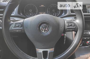 Седан Volkswagen Passat 2013 в Ватутино