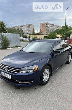 Седан Volkswagen Passat 2013 в Ивано-Франковске