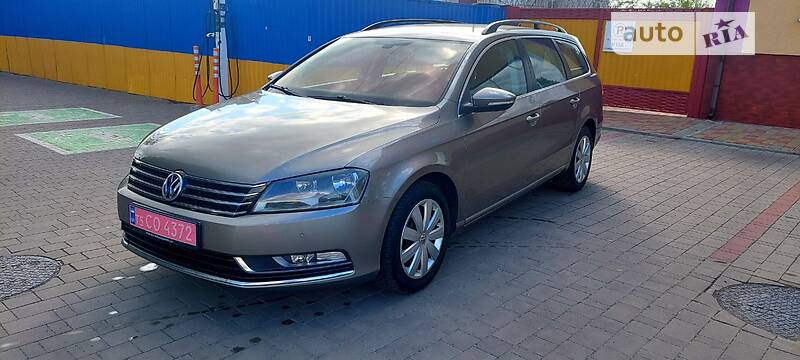 Универсал Volkswagen Passat 2012 в Луцке